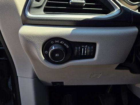 Used 2019 Chrysler Pacifica Touring Plus FWD image 13