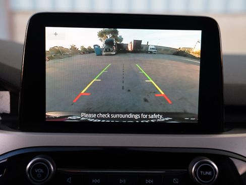 Used 2020 Ford Escape SE image 39