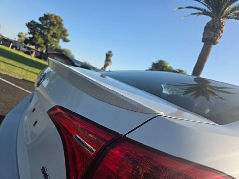Used 2018 Toyota Corolla SE FWD image 8