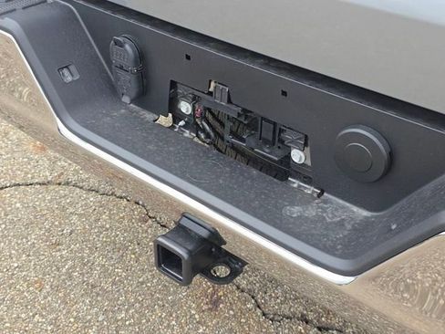 New 2026 GMC Sierra 1500 SLE image 19