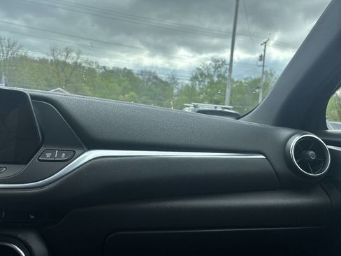 Used 2022 Chevrolet Blazer LT FWD image 32