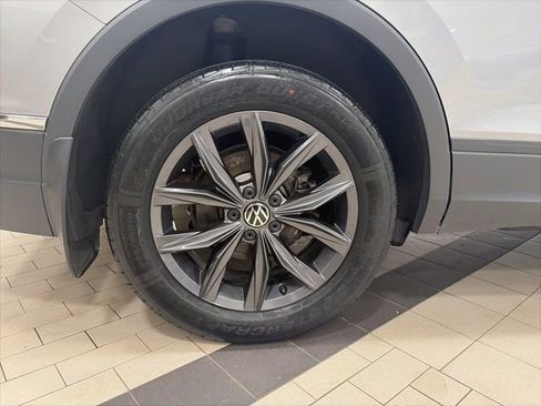 Used 2022 Volkswagen Tiguan SE AWD/4WD image 24