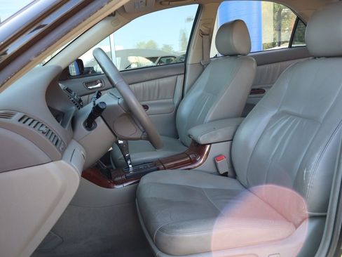 Used 2005 Toyota Camry XLE image 9