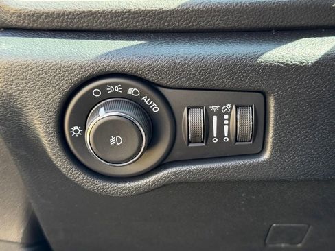 New 2026 Chrysler Pacifica Select image 25