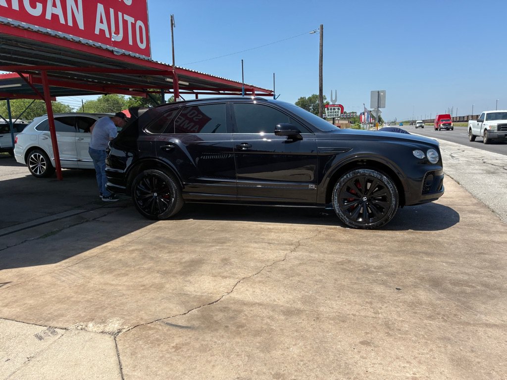 Used 2021 Bentley Bentayga AWD/4WD image 29