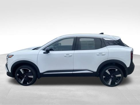 New 2026 Nissan Kicks SR w/ SR Premium Package FWD image 6
