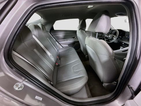 Used 2023 Hyundai Elantra SEL w/ Preferred Accessory Package FWD image 27