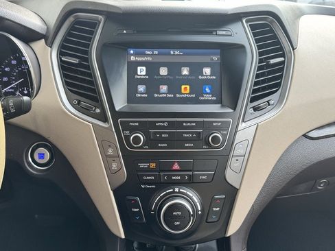 Used 2017 Hyundai Santa Fe Sport image 8