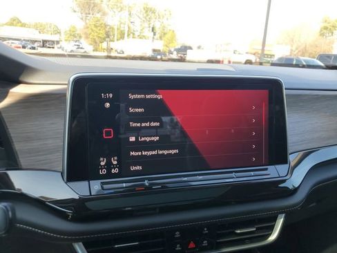 Certified 2025 Volkswagen Atlas SEL Premium R-Line image 19