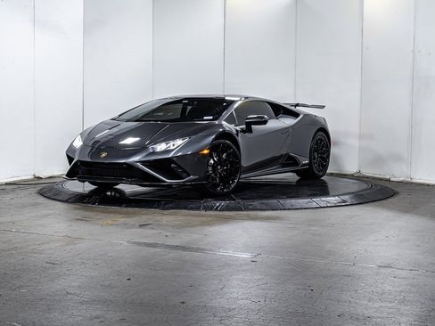 Used 2022 Lamborghini Huracan EVO image 1