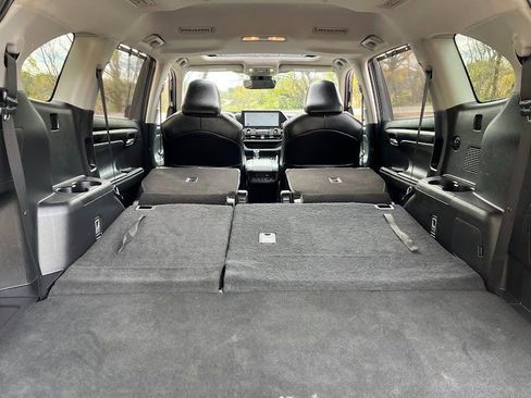 Used 2023 Toyota Highlander XLE image 48