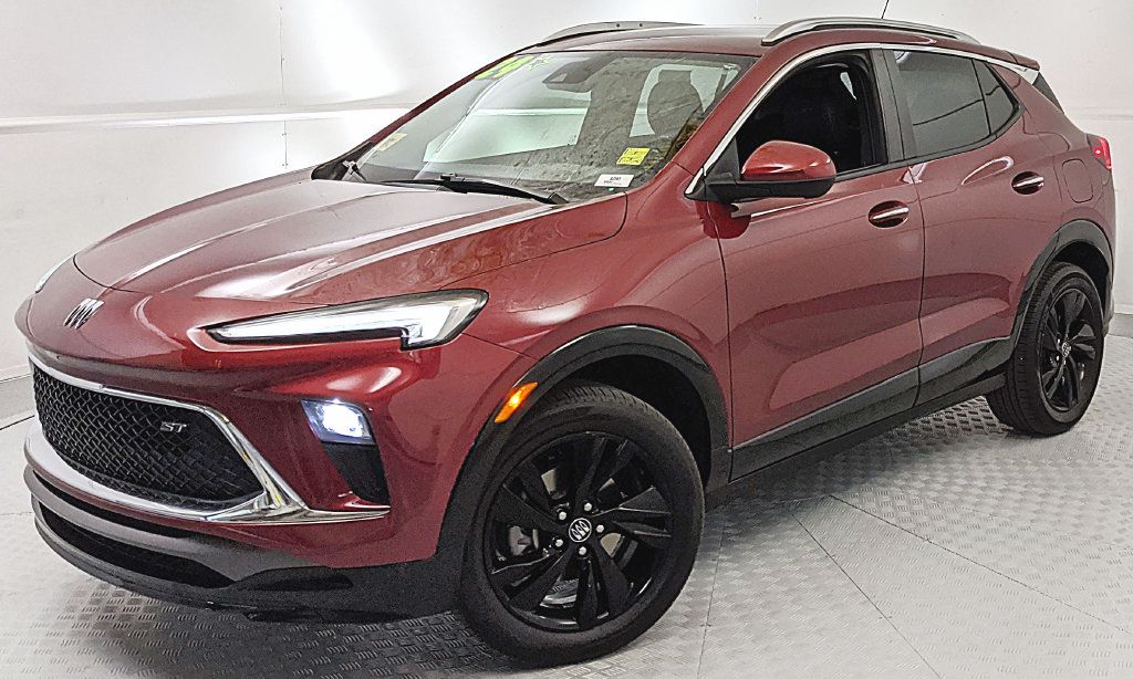 Used 2024 Buick Encore GX Sport Touring AWD/4WD image 6