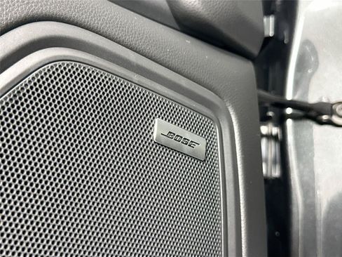 Certified 2026 Porsche Macan AWD/4WD image 32
