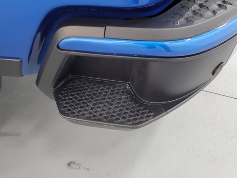 Used 2024 GMC Canyon AT4 w/ Technology Package image 32