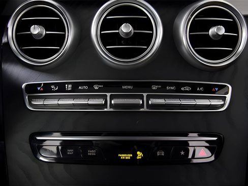 Used 2022 Mercedes-Benz GLC 43 AMG 4MATIC image 21