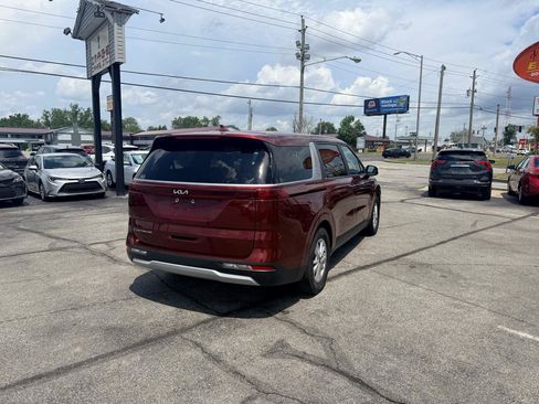 Used 2022 Kia Carnival LX FWD image 8