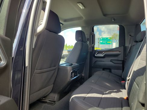 Used 2023 GMC Sierra 1500 Elevation image 15