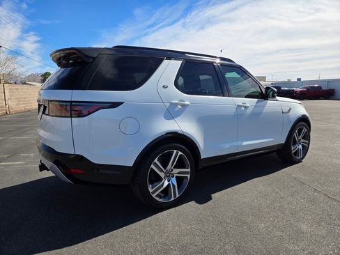 Used 2023 Land Rover Discovery Metropolitan Edition image 6