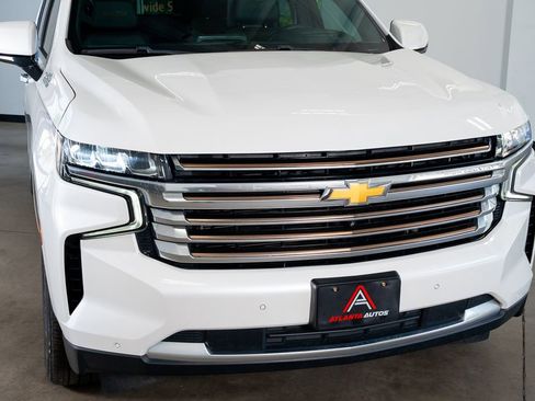 Used 2024 Chevrolet Suburban High Country AWD/4WD image 5