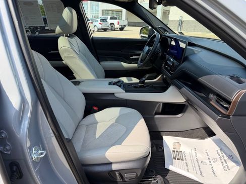 Certified 2026 Toyota Grand Highlander AWD Hybrid image 41