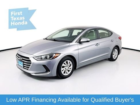 Used 2017 Hyundai Elantra SE image 3