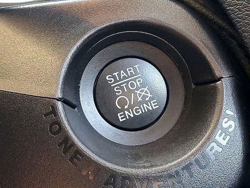 Used 2021 Jeep Renegade Limited image 22