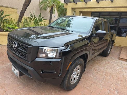 Used 2023 Nissan Frontier S w/ Technology Package RWD image 4