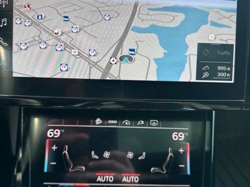 Used 2022 Audi e-tron S Premium Plus AWD/4WD image 17