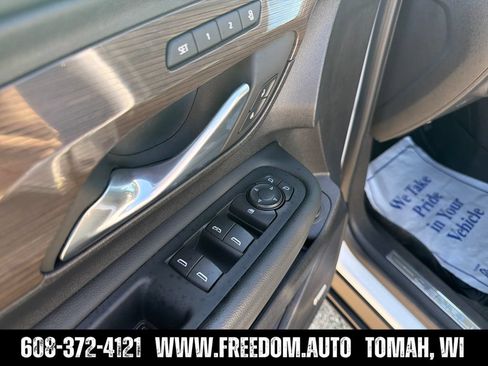 Used 2024 GMC Terrain Denali w/ Denali Premium Package AWD/4WD image 11