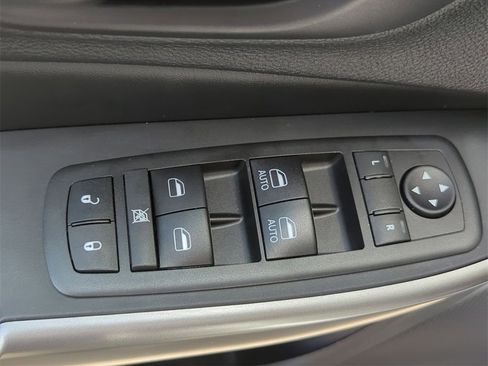 Certified 2021 Jeep Cherokee Latitude Lux image 22