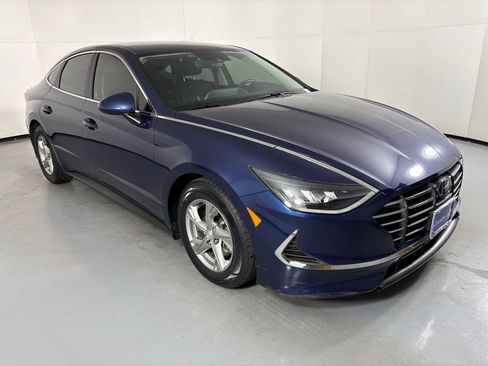 Used 2021 Hyundai Sonata SE w/ Preferred Accessory Package image 2
