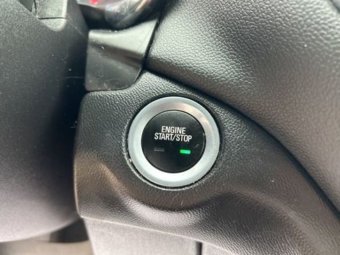 Used 2018 Chevrolet Equinox LT image 19