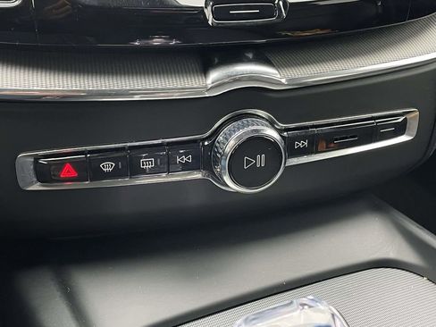 Used 2024 Volvo XC60 T8 Ultimate w/ Climate Package image 19