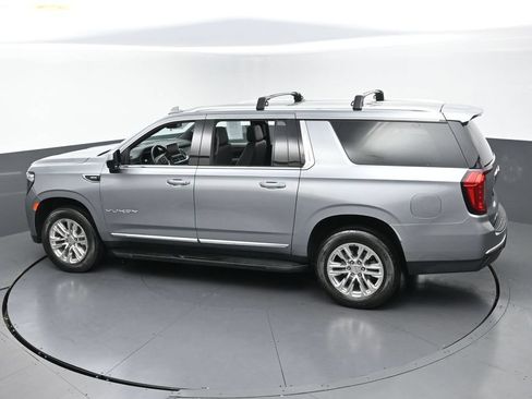 Used 2023 GMC Yukon XL SLT AWD/4WD image 7