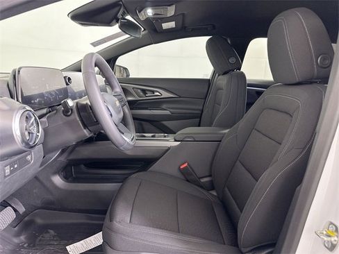 New 2025 Chevrolet Equinox EV LT image 18