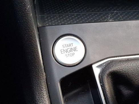 Certified 2022 Volkswagen Taos SE image 28