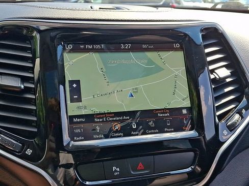 Used 2019 Jeep Cherokee Limited AWD/4WD image 18