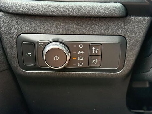 Used 2022 Ford Escape SEL w/ SEL Stealth AWD Package image 23