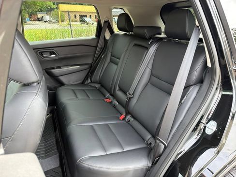 Certified 2024 Nissan Rogue SL AWD/4WD image 18