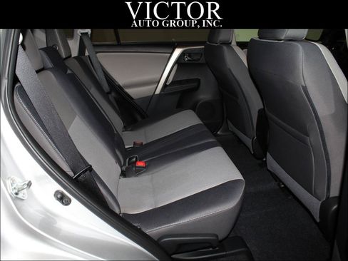 Used 2014 Toyota RAV4 XLE AWD/4WD image 30
