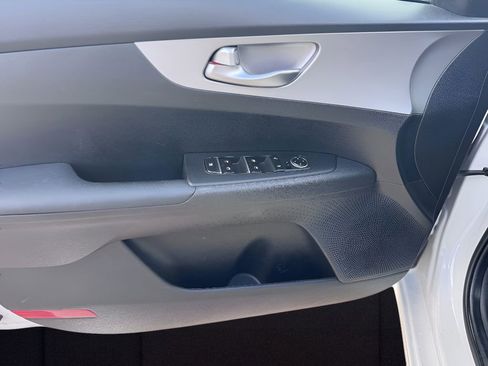 Used 2023 Kia Forte LXS image 19