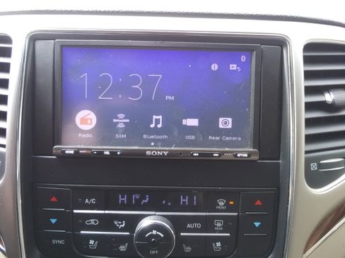 Used 2013 Jeep Grand Cherokee Limited w/ Luxury Group II AWD/4WD image 19