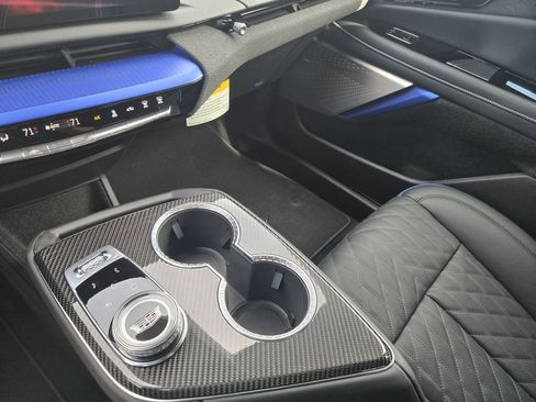 New 2026 Cadillac Optiq V image 12