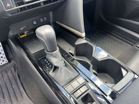 Used 2025 Toyota Camry XSE FWD image 25