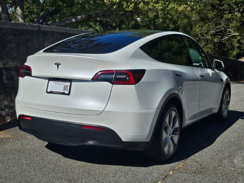 Used 2023 Tesla Model Y AWD image 11