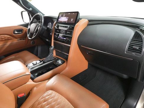 Used 2023 INFINITI QX80 Sensory w/ All-Season Package AWD/4WD image 35