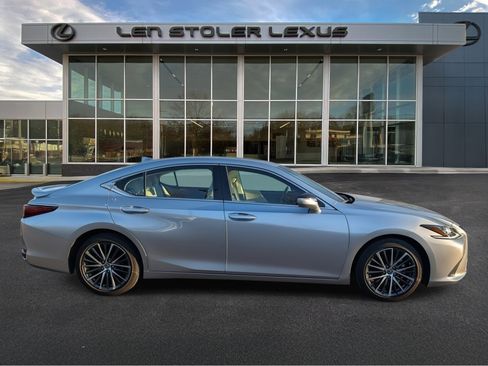 Certified 2025 Lexus ES 300h w/ Premium Package image 2
