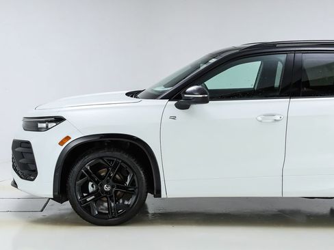 New 2026 Volkswagen Tiguan SE R-Line image 42