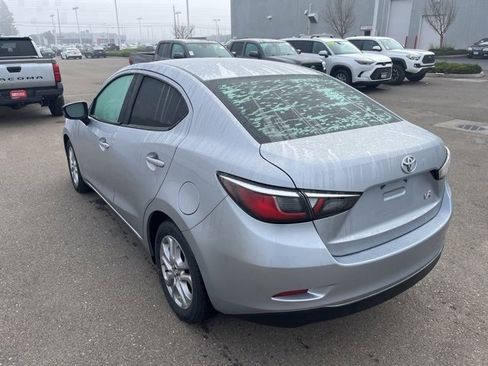 Used 2017 Toyota Yaris iA image 8