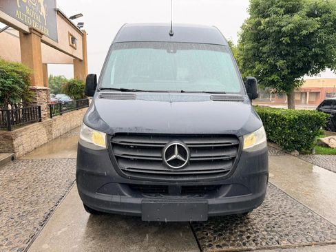 Used 2019 Mercedes-Benz Sprinter 144 image 2